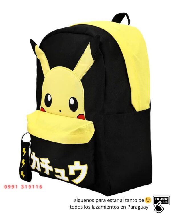 Mochila negra Pikachu letras en Japones